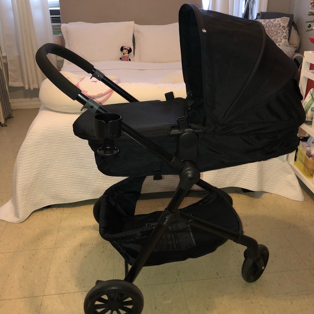 Evenflo Pivot Stroller + SafeMax Infant Car Seat